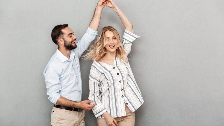 amarração amorosa e consulta espiritual em Porto Alegre : casal dançando